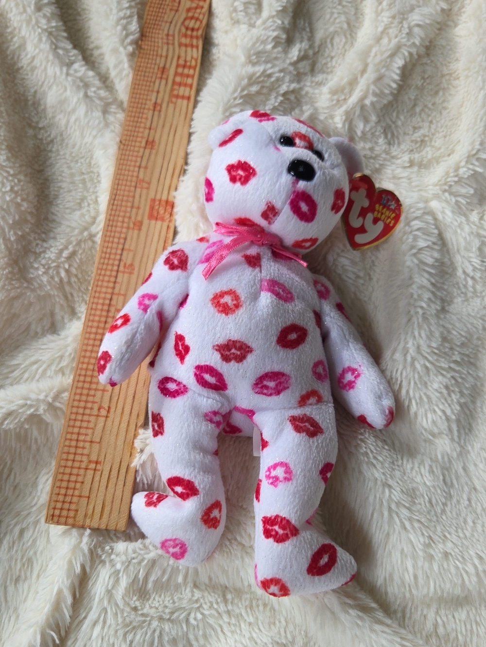 Kissy the Bear, a Valentine's Day themed Ty Beanie Baby released in 2003